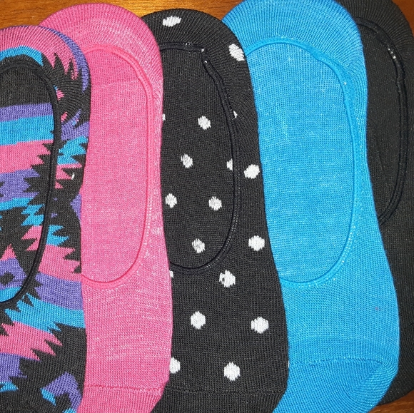 6 Pairs of Socks - Picture 2 of 2